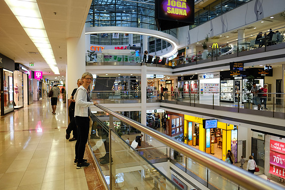 Atrium Flora shopping mall