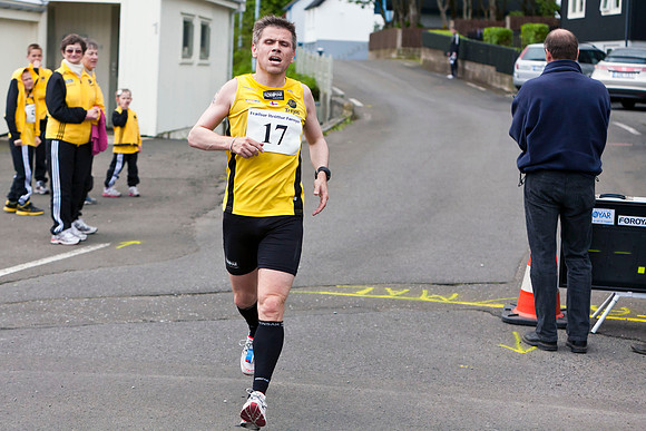 Jonhard Larsen nummar fimm á mál
